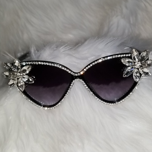 🤣Sophisticated😻 Glam Floral Rhinestone Sunglasses😺 - Picture 5 of 8